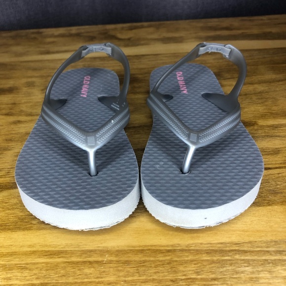 Old Navy Thong Elastic Back Sandals Silver Size 8 - Picture 1 of 5